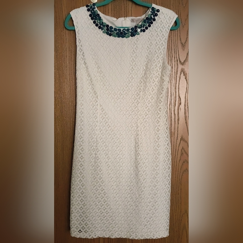 Dressbarn Sleeveless White Lace Dress Back Zip Closure Front Beaded Detail Sz 10